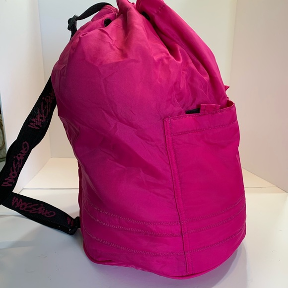 Pink bucket bag with draw strings. - Picture 8 of 10
